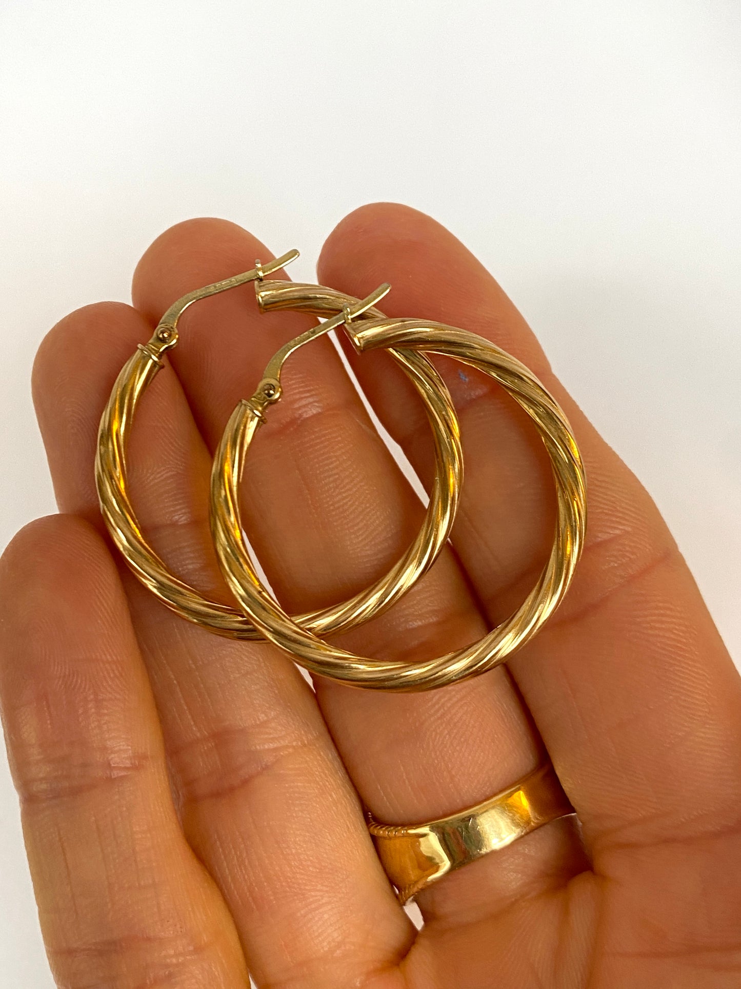 Vintage, 9ct Gold Large Twist Hoop Earrings (3.4cm x 3cm) 3.1g