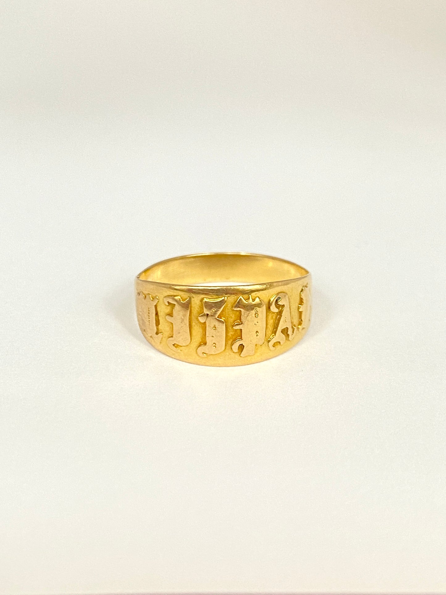 Victorian, 18ct Gold Mizpah Ring, Hallmarked for 18ct Gold Birmingham, 1884 (3.1g)