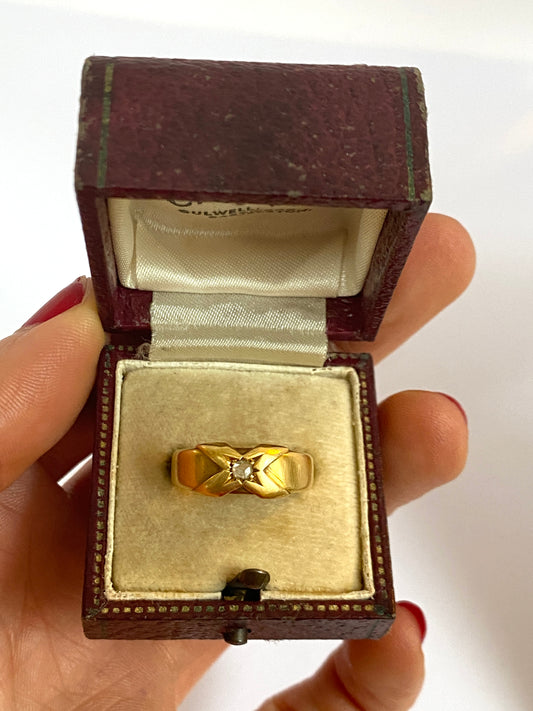 18ct Gold, Antique Diamond Keepers (Kiss) Ring