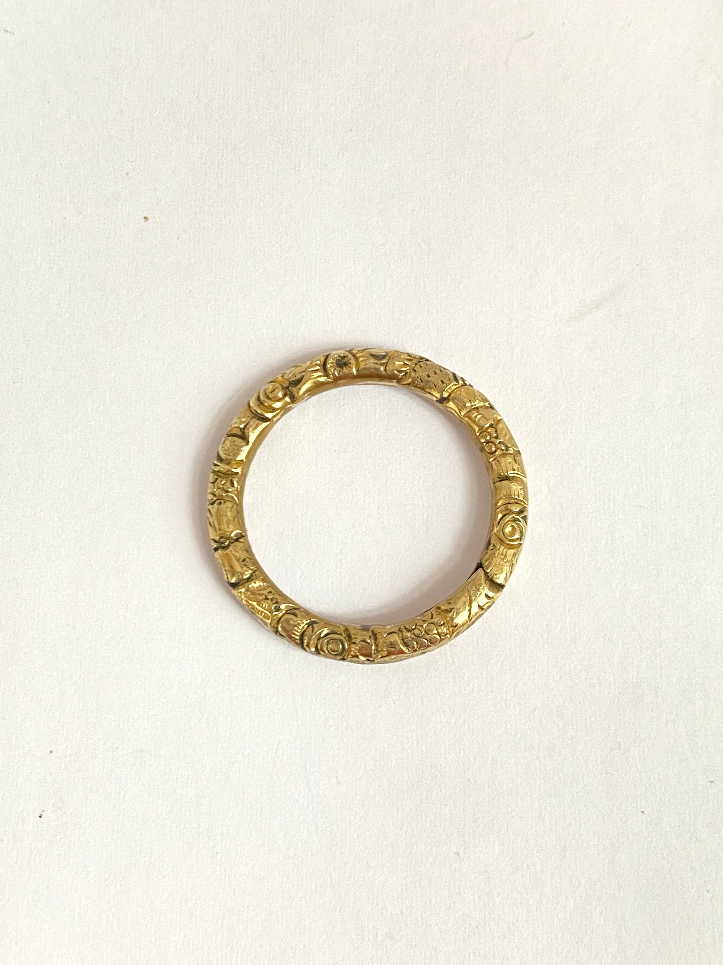 Large, Victorian Gold Cased Engraved Split Ring